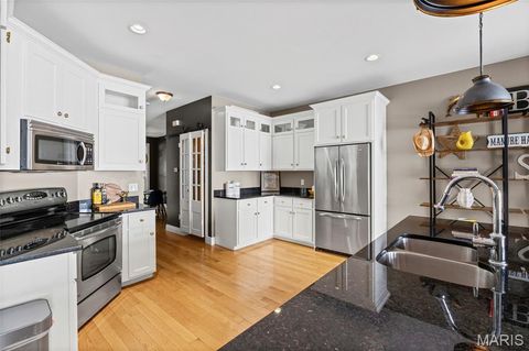 Tiny photo for 417 S Geyer Road #2, Kirkwood, MO 63122 (MLS # 25069381)