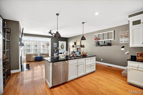 Tiny photo for 417 S Geyer Road #2, Kirkwood, MO 63122 (MLS # 25069381)