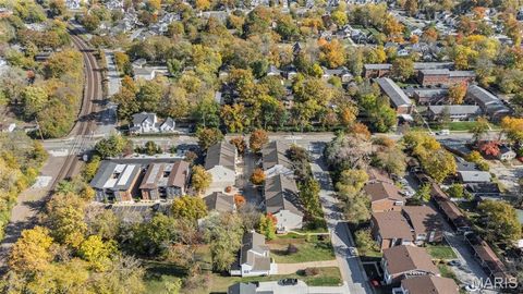 Tiny photo for 417 S Geyer Road #2, Kirkwood, MO 63122 (MLS # 25069381)