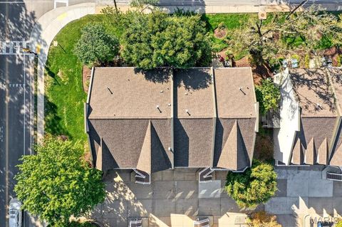 Tiny photo for 417 S Geyer Road #2, Kirkwood, MO 63122 (MLS # 25069381)