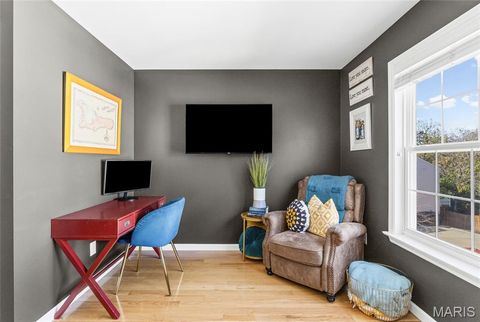 Tiny photo for 417 S Geyer Road #2, Kirkwood, MO 63122 (MLS # 25069381)