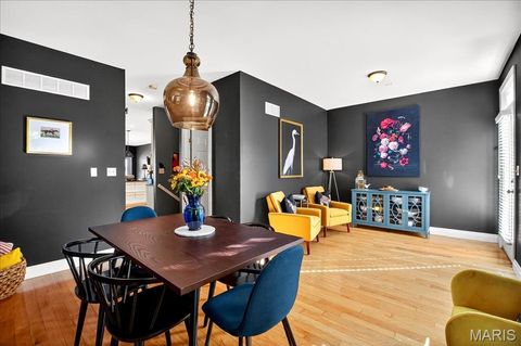 Tiny photo for 417 S Geyer Road #2, Kirkwood, MO 63122 (MLS # 25069381)