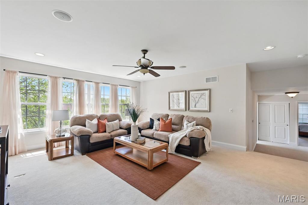 O'Fallon, Missouri 63366, United States, 6 Bedrooms Bedrooms, ,5 BathroomsBathrooms,Residential,Active,115812