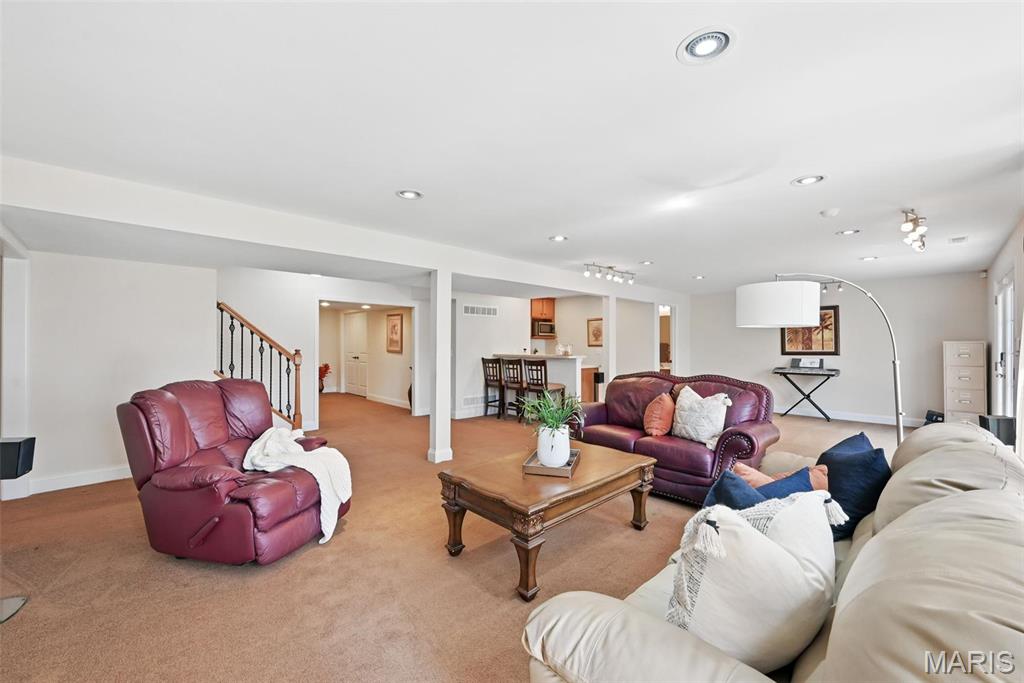 O'Fallon, Missouri 63366, United States, 6 Bedrooms Bedrooms, ,5 BathroomsBathrooms,Residential,Active,115812