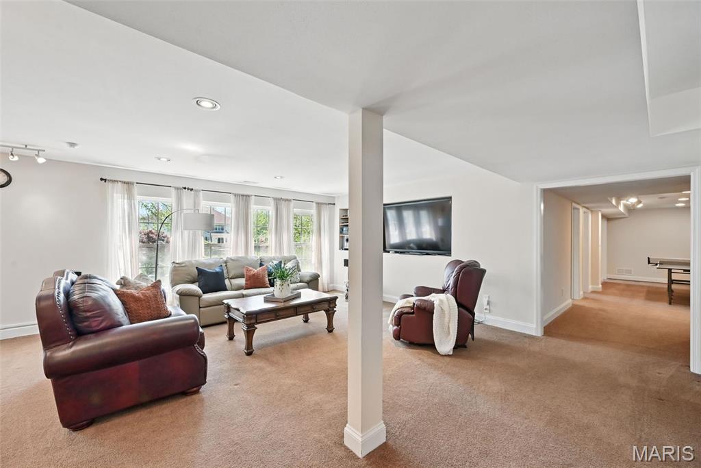 O'Fallon, Missouri 63366, United States, 6 Bedrooms Bedrooms, ,5 BathroomsBathrooms,Residential,Active,115812