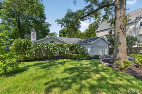 Photo of 15 Dwyer Place, St Louis, MO 63124 (MLS # 26047994)