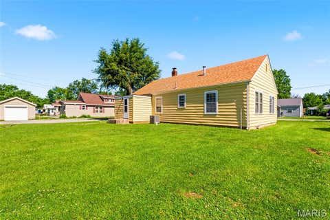Tiny photo for 306 E Main Street, Bowling Green, MO 63334 (MLS # 26038273)