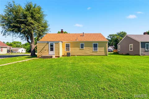 Tiny photo for 306 E Main Street, Bowling Green, MO 63334 (MLS # 26038273)
