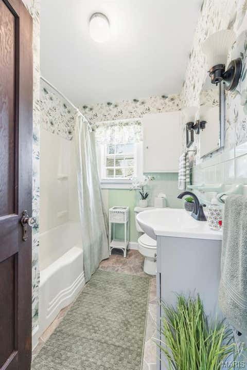 Tiny photo for 306 E Main Street, Bowling Green, MO 63334 (MLS # 26038273)