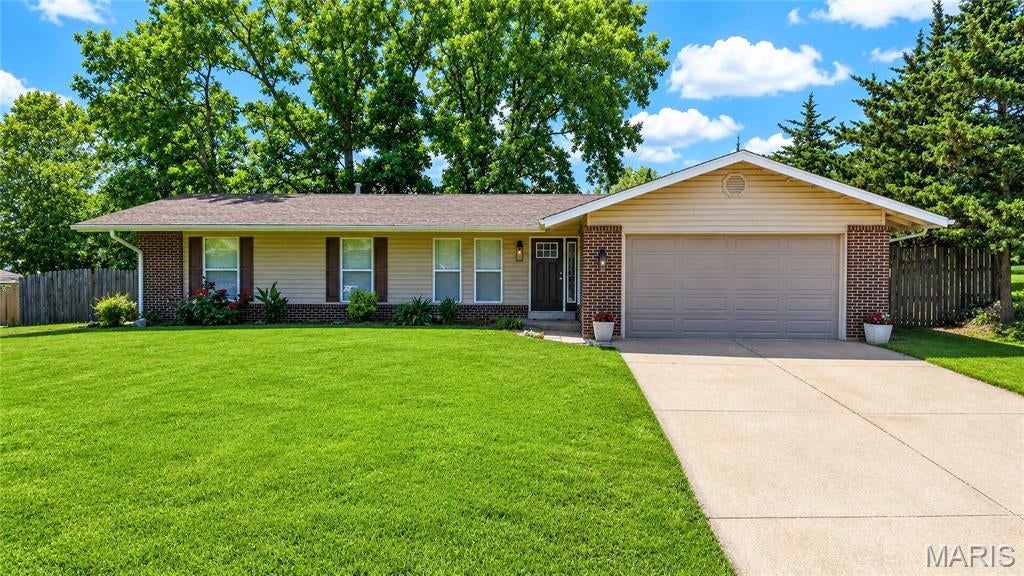 Photo of 4 W Cheshire Drive, St Charles, MO 63303 (MLS # 26054058)