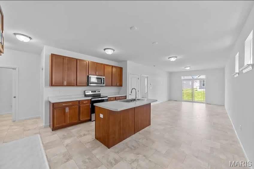 9027 Camino Trail
