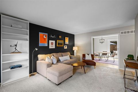 Photo of 10382 Beau Jardin Drive, Unincorporated, MO 63146 (MLS # 26021426)