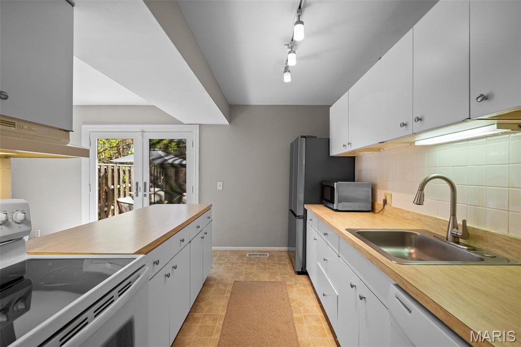 Beau Jardin Townhomes & Condos - Residential