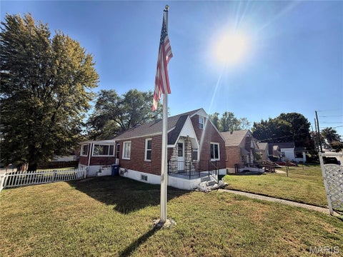 Tiny photo for 950 Dammert Avenue, St Louis, MO 63125 (MLS # 26063658)