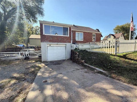 Tiny photo for 950 Dammert Avenue, St Louis, MO 63125 (MLS # 26063658)