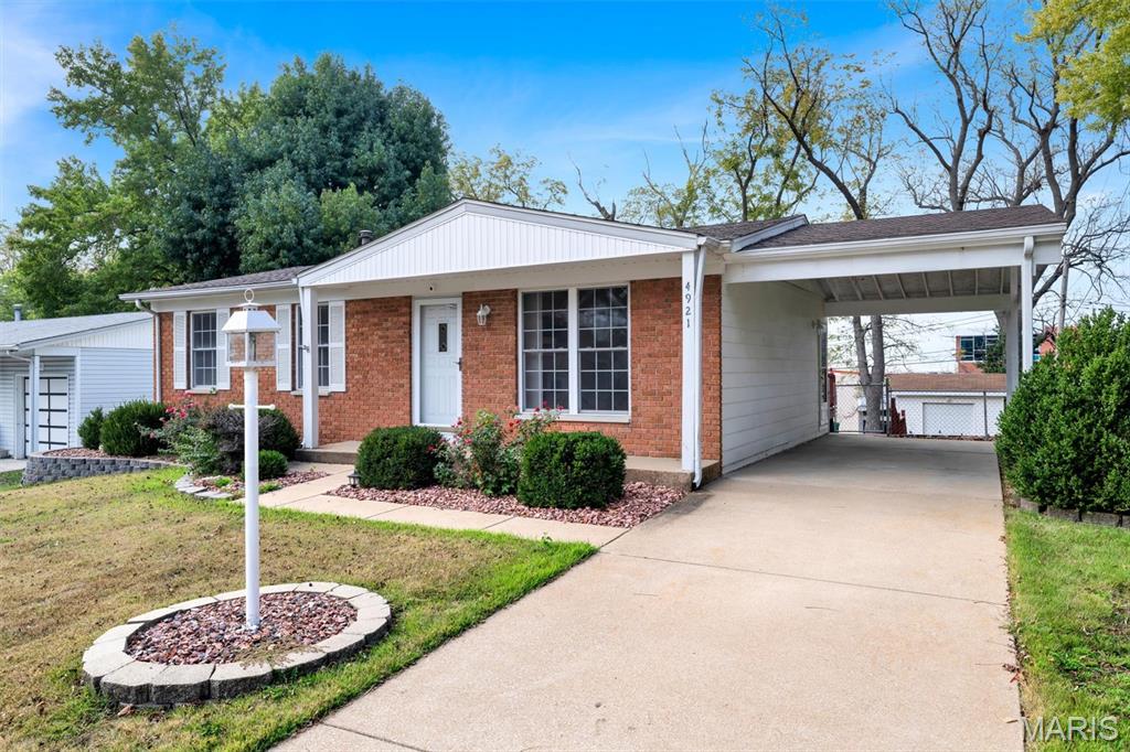 4921 Tulip Tree Lane