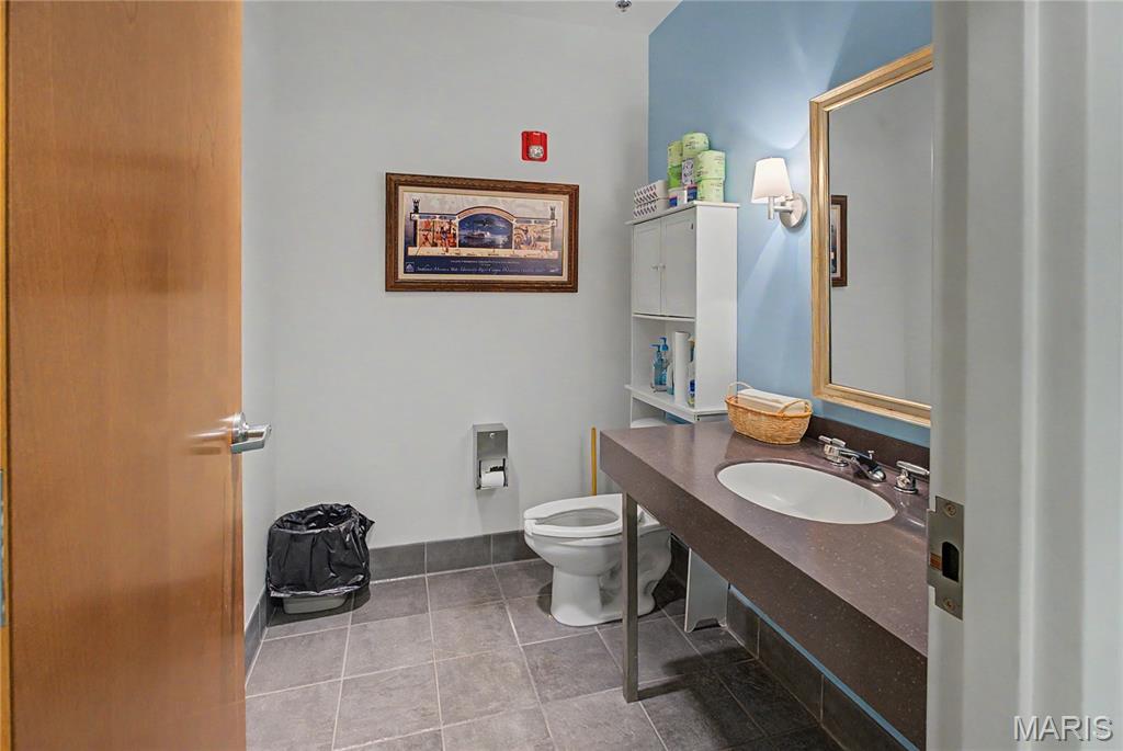 Range D - Commercial Lease