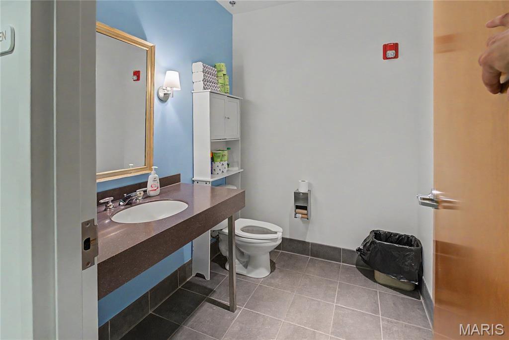 Range D - Commercial Lease