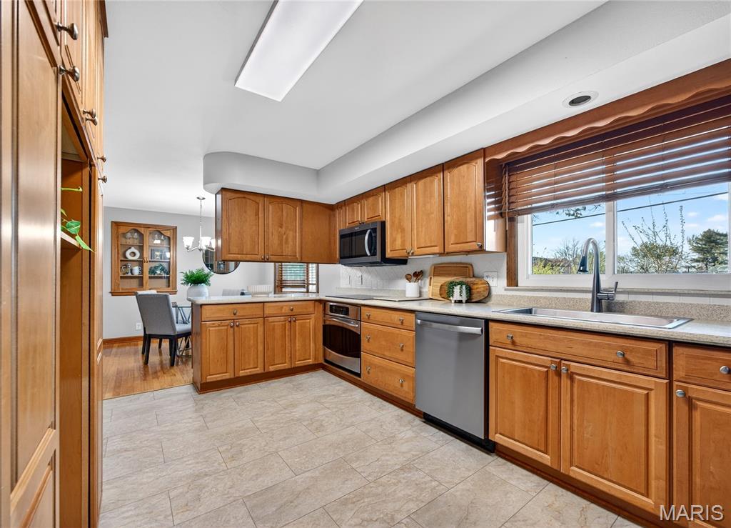 Elmwood Manor - Residential