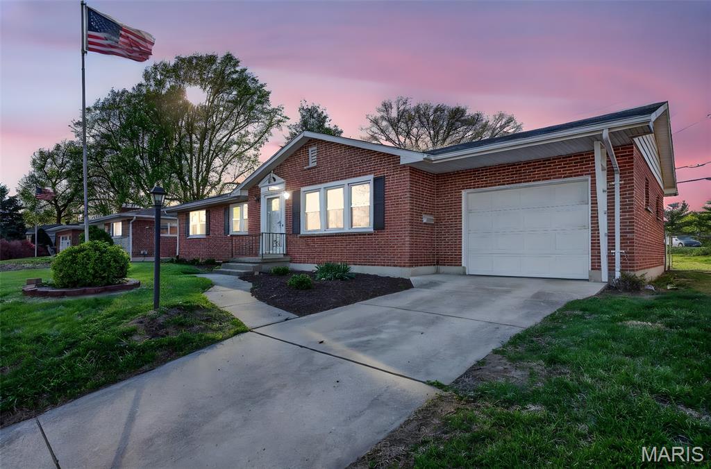 Elmwood Manor - Residential