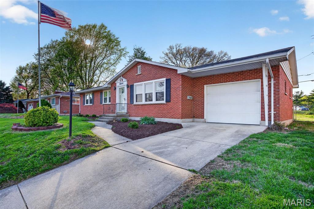 Elmwood Manor - Residential