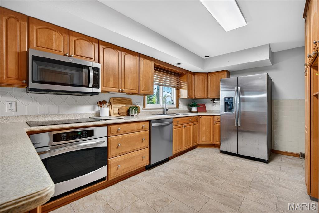 Elmwood Manor - Residential