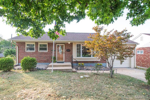 Photo of 7045 Parkwood Street, St Louis, MO 63116 (MLS # 26054653)
