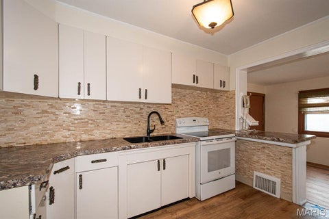 Tiny photo for 7045 Parkwood Street, St Louis, MO 63116 (MLS # 26054653)