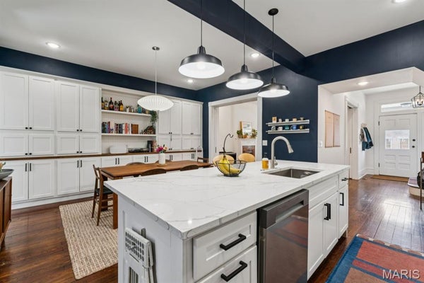 3329 VISTA AVE, SAINT LOUIS, MO 63104 - Image a4d21f2252a1d2ae14f17e02bef0e1cc/2346290948