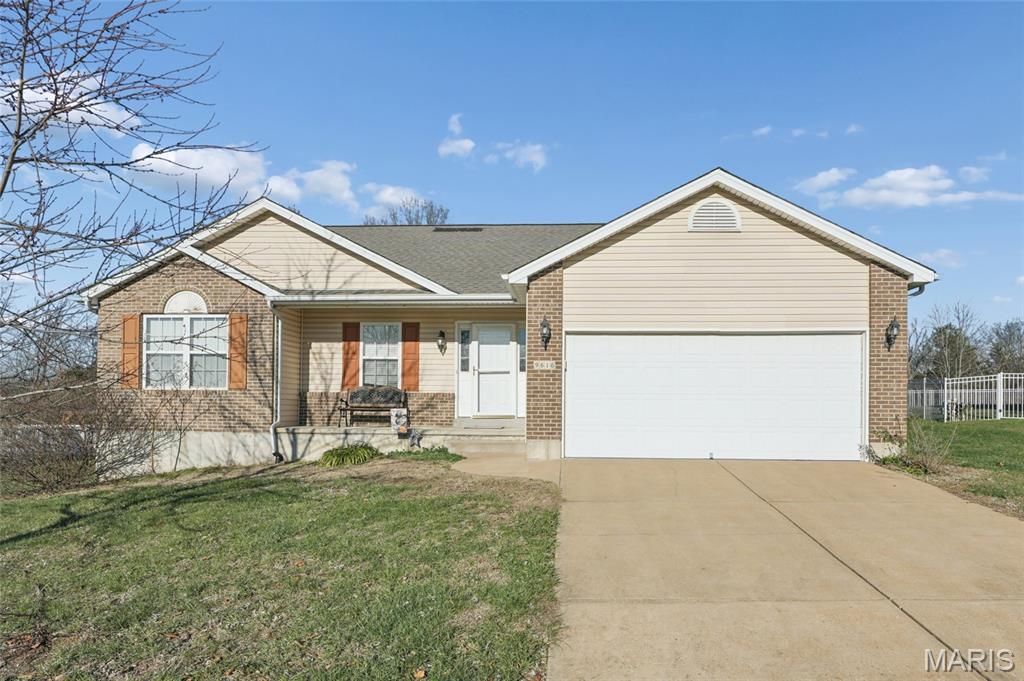Photo of 9616 Persimmon Point Drive, Hillsboro, MO 63050 (MLS # 25079279)