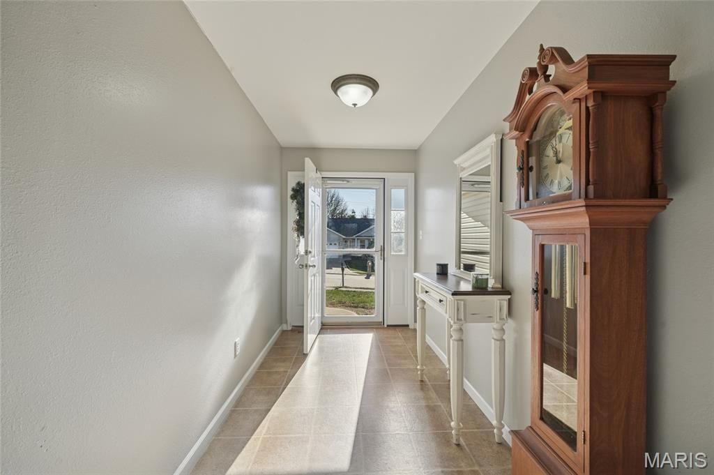 Photo of 9616 Persimmon Point Drive, Hillsboro, MO 63050 (MLS # 25079279)