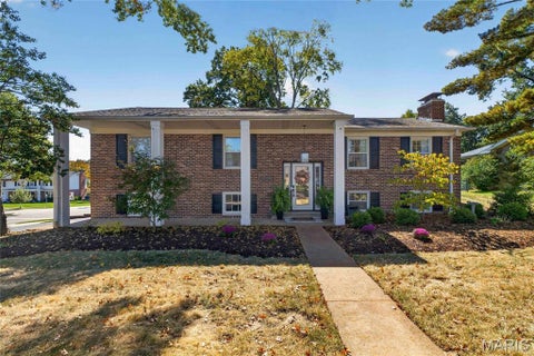 Photo of 1704 Black Twig Lane, Kirkwood, MO 63122 (MLS # 26065288)