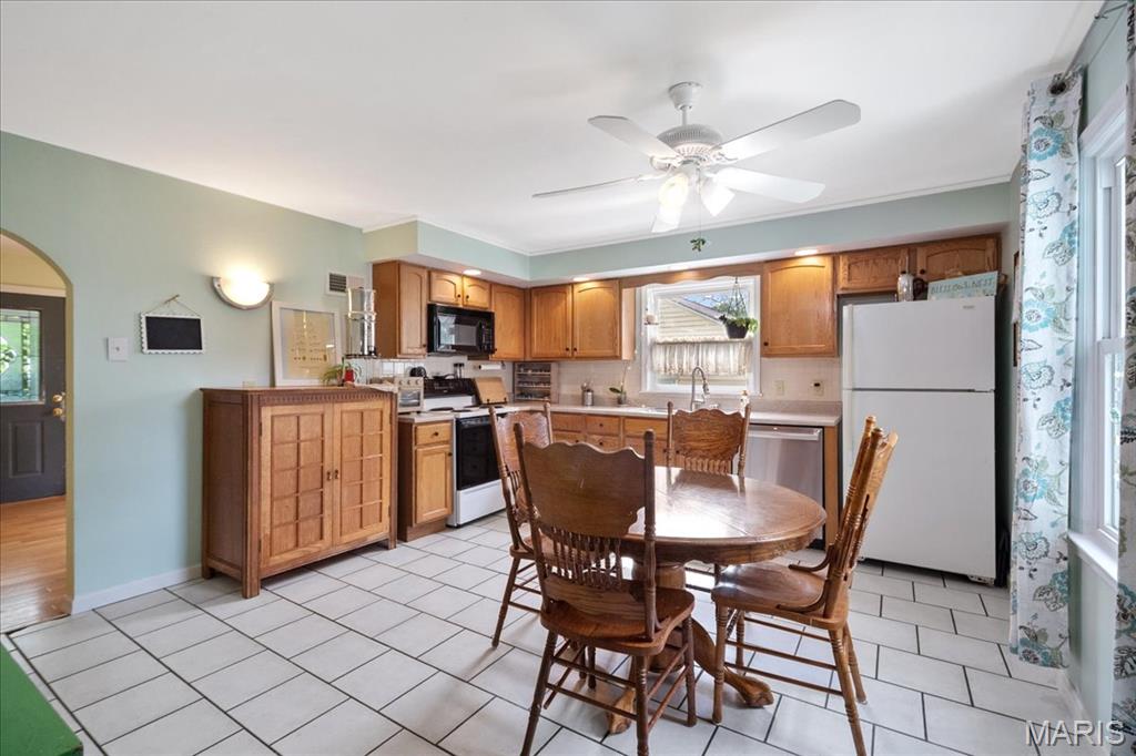 St Charles, Missouri 63301, United States, 4 Bedrooms Bedrooms, ,2 BathroomsBathrooms,Residential,Active,143749