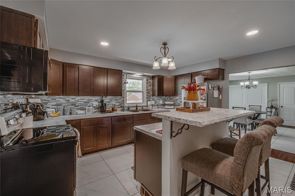 Photo of 211 Carter Street, Farmington, MO 63640 (MLS # 26028334)