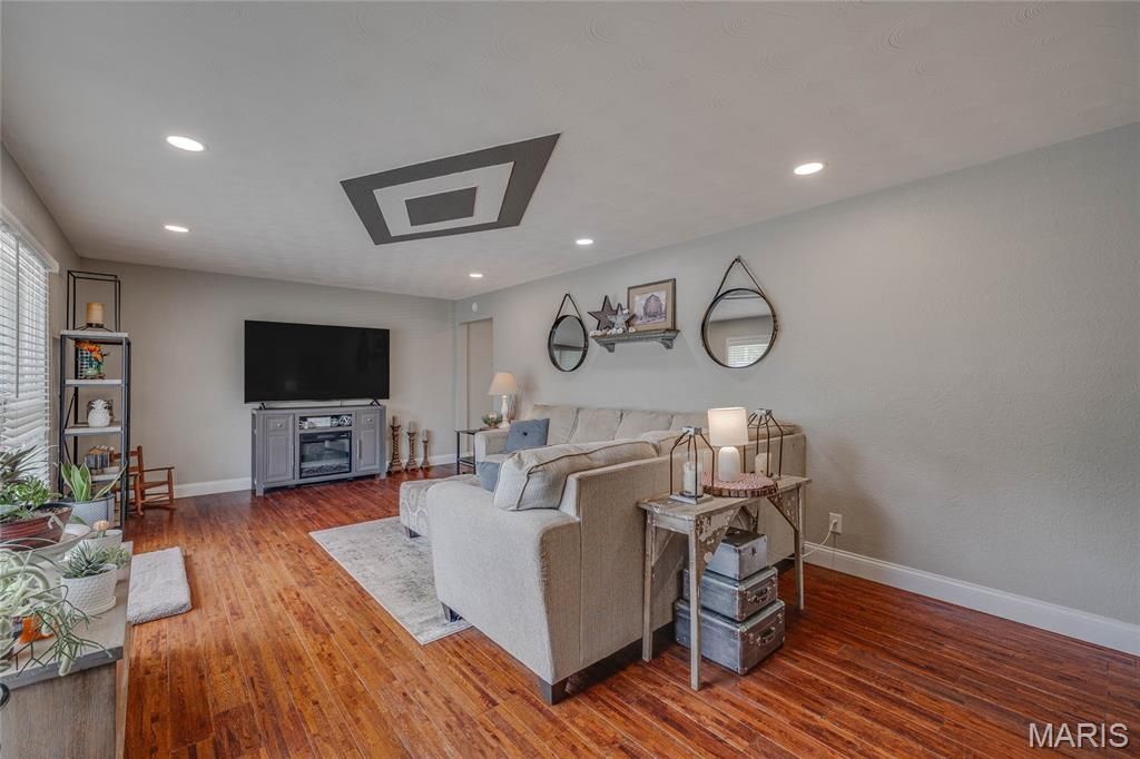Photo of 211 Carter Street, Farmington, MO 63640 (MLS # 26028334)