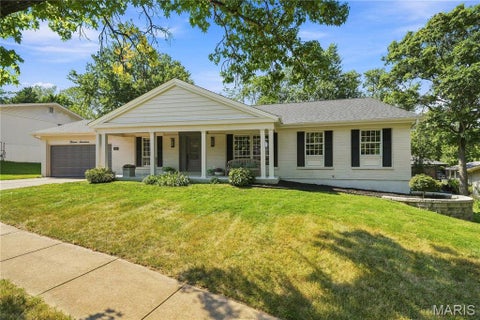 Photo of 1317 Rusticview Drive, Ballwin, MO 63011 (MLS # 26055194)