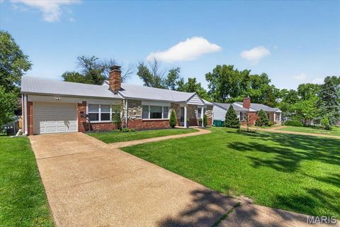 Tiny photo for 415 Larkhill Court, Webster Groves, MO 63119 (MLS # 26030157)