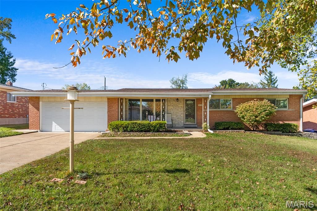 Photo of 9233 Lavant Drive, St Louis, MO 63126 (MLS # 25072179)