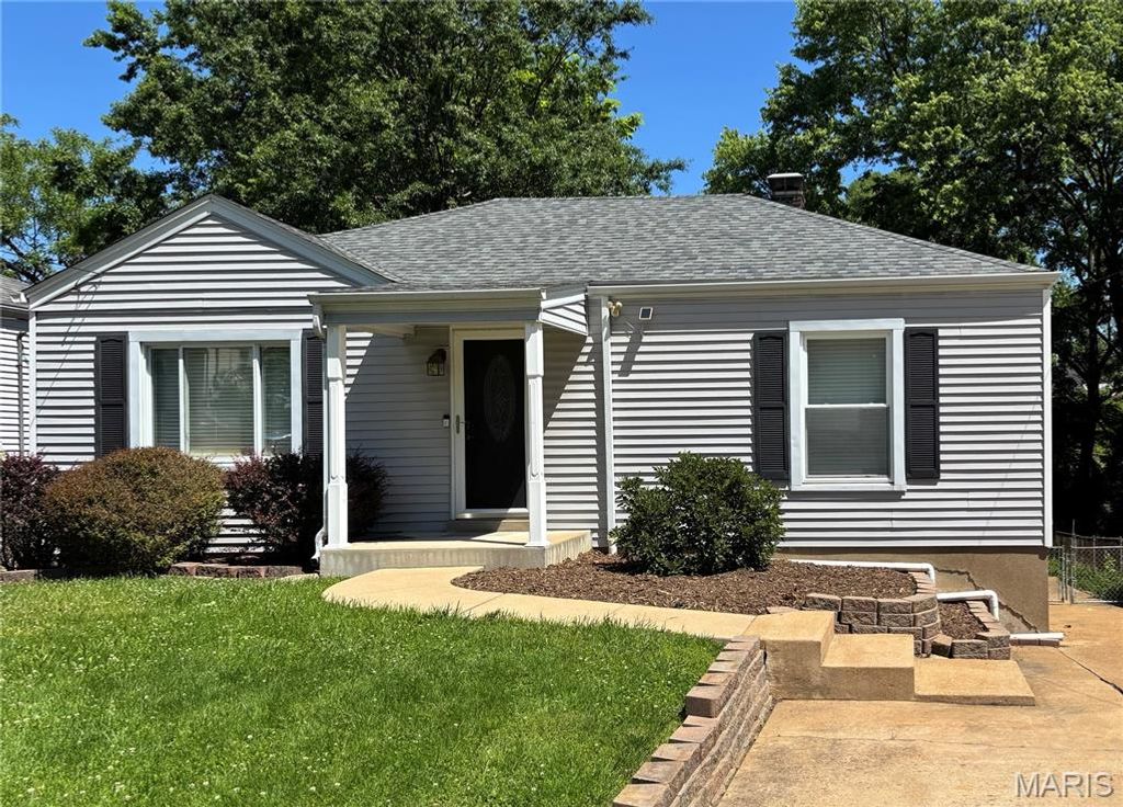 Photo of 6009 Staely Avenue, St Louis, MO 63123 (MLS # 26029292)