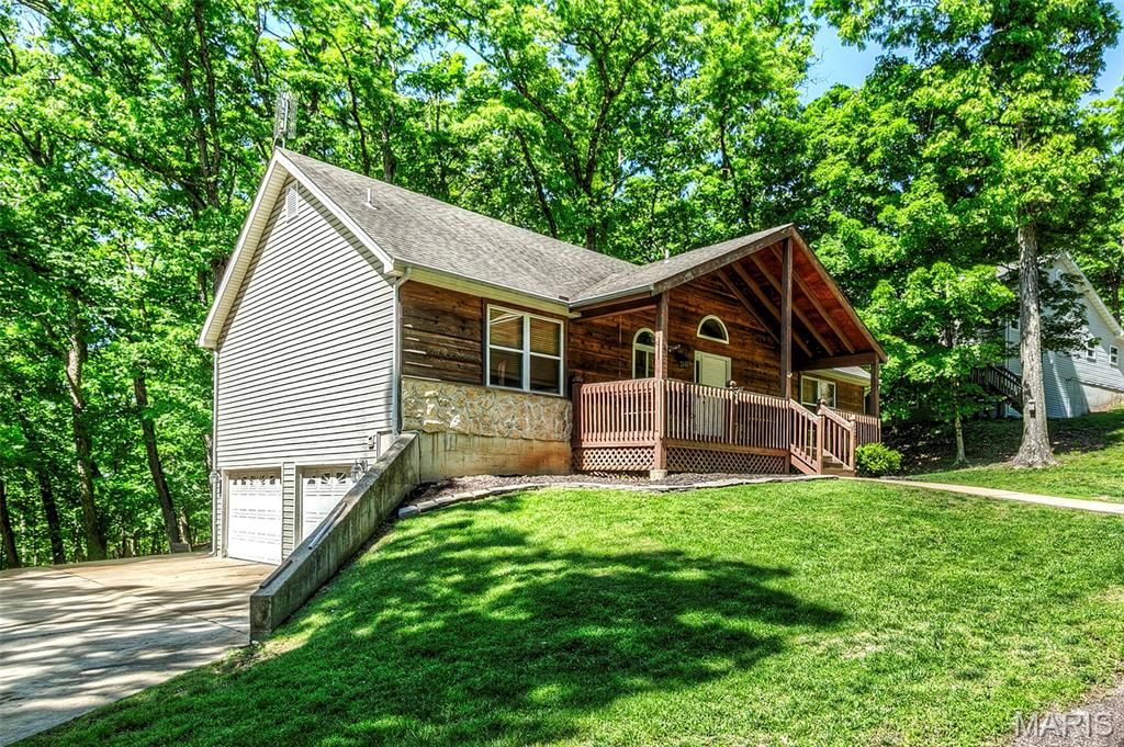 Photo of 504 Greenwood Lane, Marthasville, MO 63357 (MLS # 26028940)