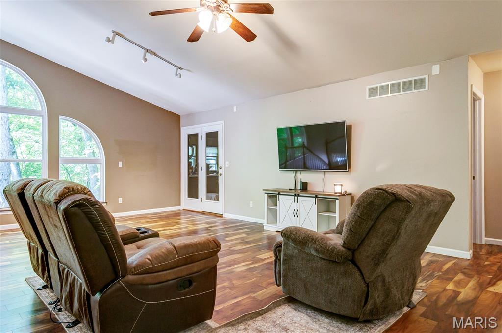 Lake Sherwood Estates - Residential