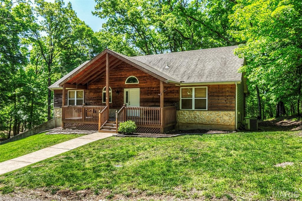 Photo of 504 Greenwood Lane, Marthasville, MO 63357 (MLS # 26028940)
