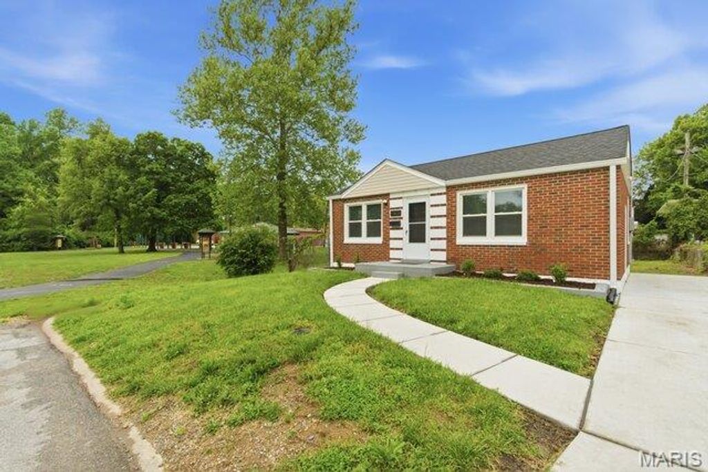 Photo of 4615 Hatz Street, Northwoods, MO 63121 (MLS # 26025800)