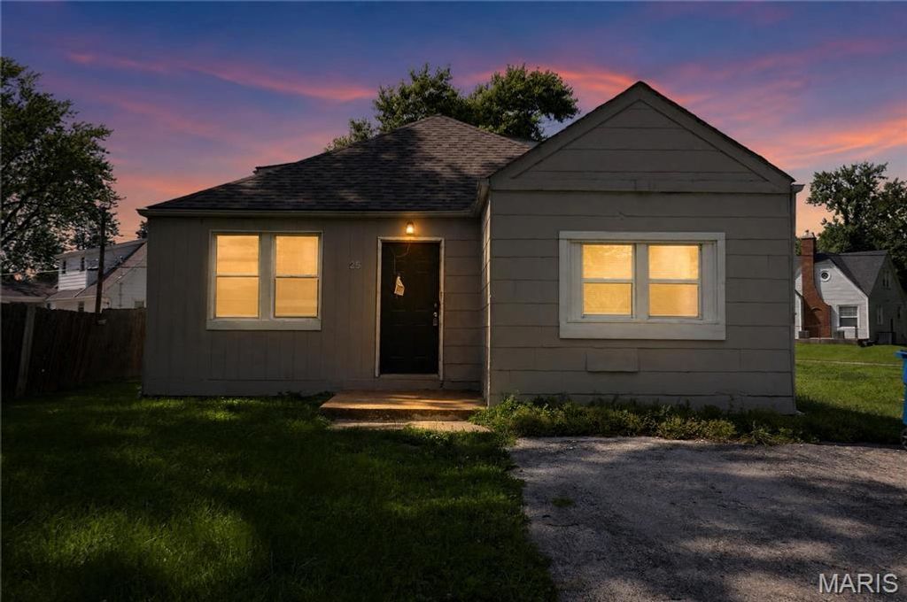 Photo of 25 Barcelona Avenue, St Louis, MO 63138 (MLS # 26034895)