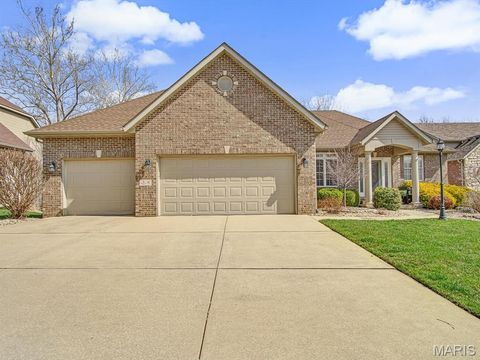 Photo of 9 Timber Bluff Court, Glen Carbon, IL 62034 (MLS # 26011653)