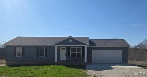 Photo of 221 Sycamore Creek Drive, Winfield, MO 63389 (MLS # 26014910)