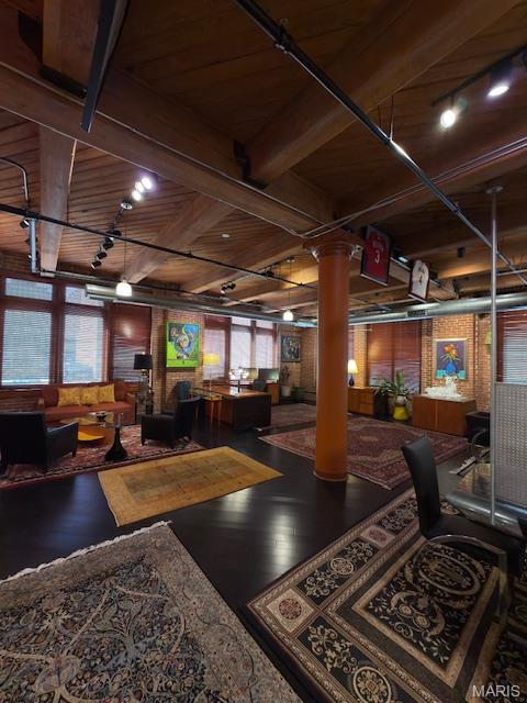 Hadley Square Condominium - Residential Lease