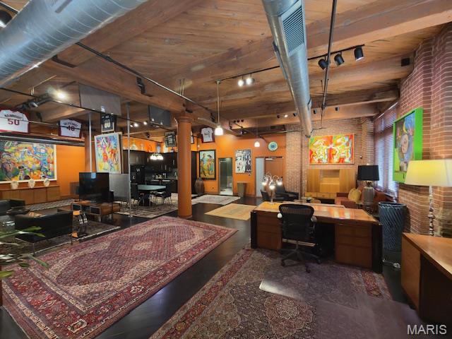 Hadley Square Condominium - Residential Lease