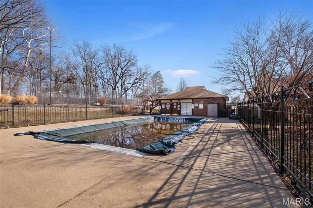 Summerwood Condo Ph Two - Residential