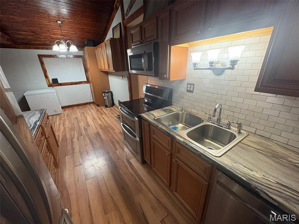 4736 Orchard Cors